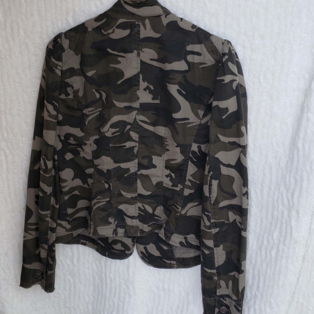 Ambition Jacket - Picture 7 of 8